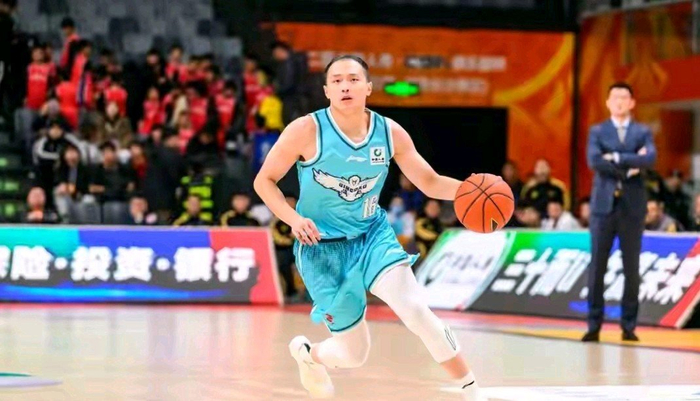 青岛惨遭逆转王奕博关键失误成罪人